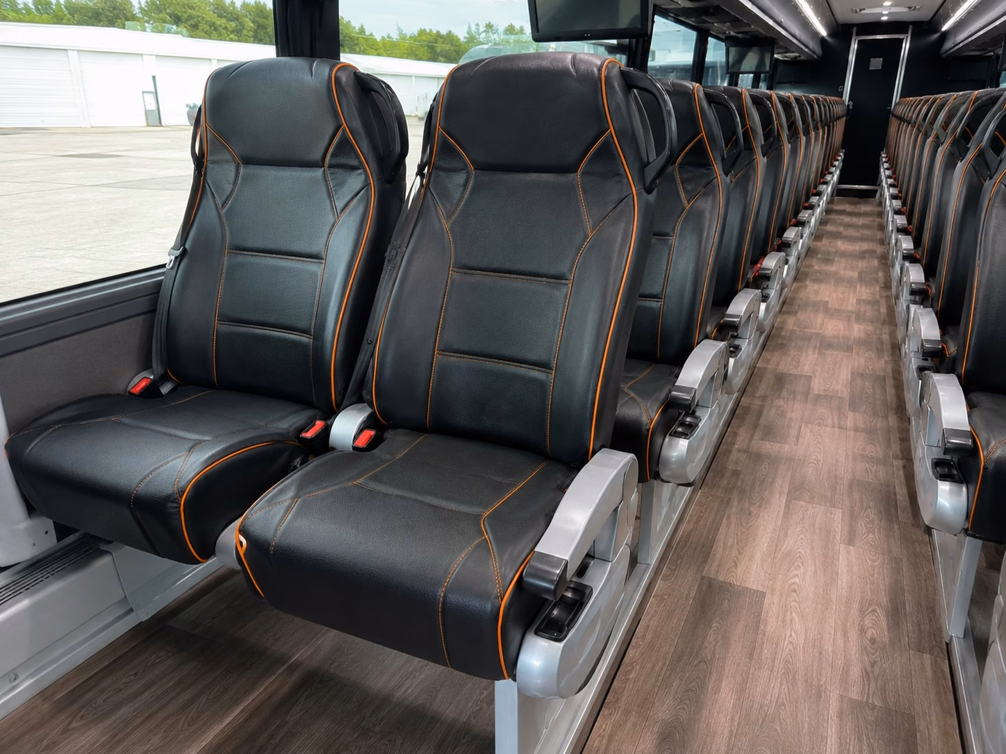 cardinals game day bus rentals to state farm stadium in glendale