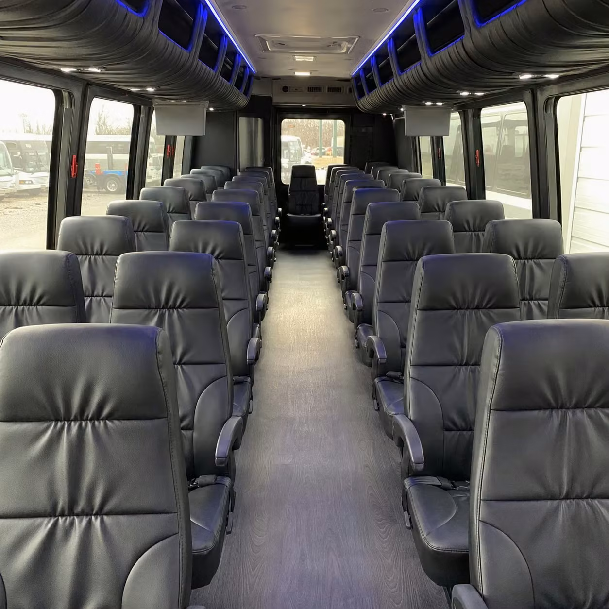 phoenix prom groups love the flexibility of minibus rentals for multi stop itineraries